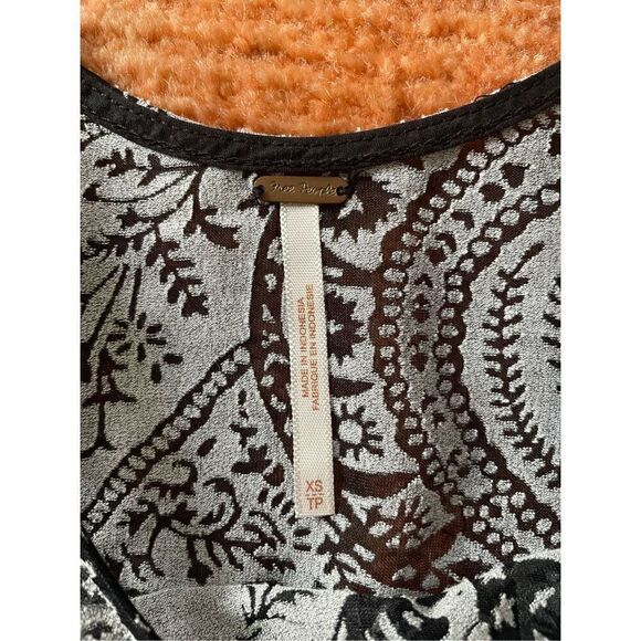 FREE PEOPLE sheer crop top with lace hem - Picture 2 of 5